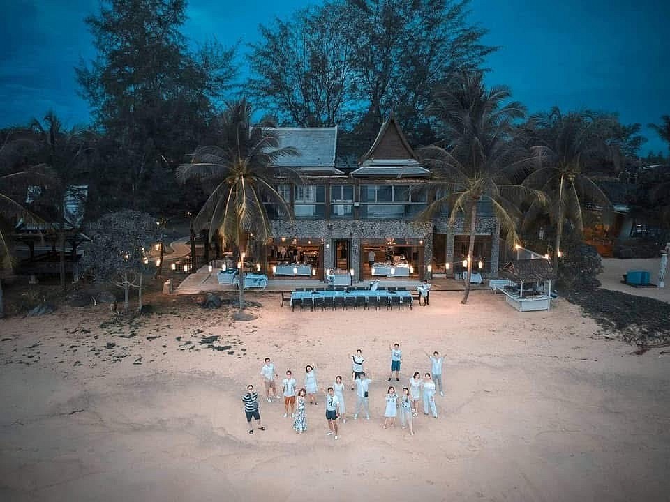 เช่ารถตู้ภูเก็ต เช่ารถตู้พังงา เช่ารถตู้เขาหลัก เช่ารถ Alphardภูเก็ต